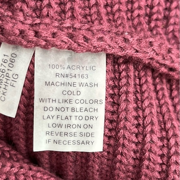 Calvin Klein Chunky Knit Turtleneck Sweater in Burgundy Red, Size Small - Picture 9 of 9